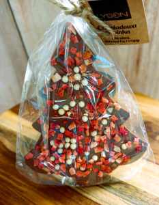 Czekolada mleczna Choinka z miodem, truskawkami i crispy 85g